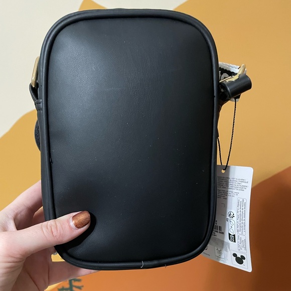 Disney's Mickey Mouse 3D Phone Holder - Picture 3 of 5